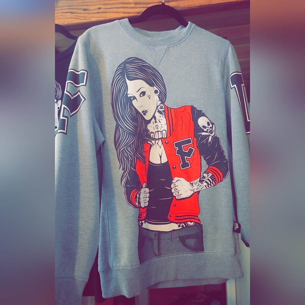 Graphic Crewneck Sweater with Red and Gray Design